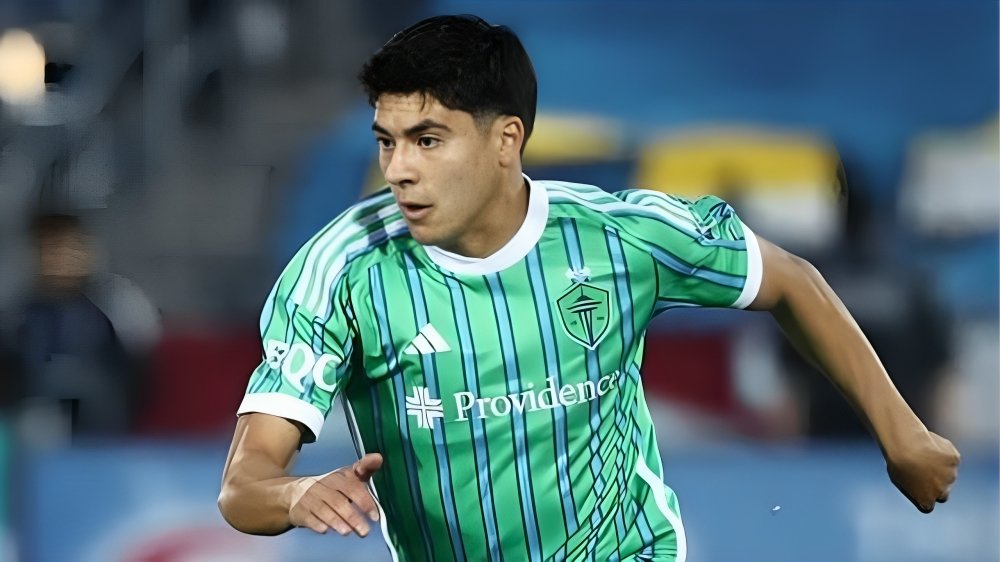 Obed Vargas playing for Atlético Madrid in La Liga"