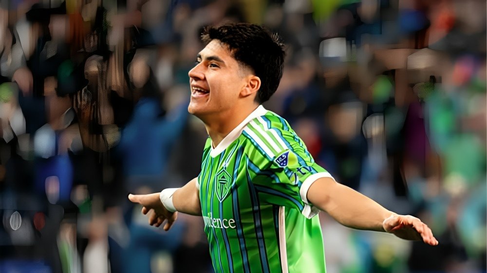 Obed Vargas Mexico midfielder biography
